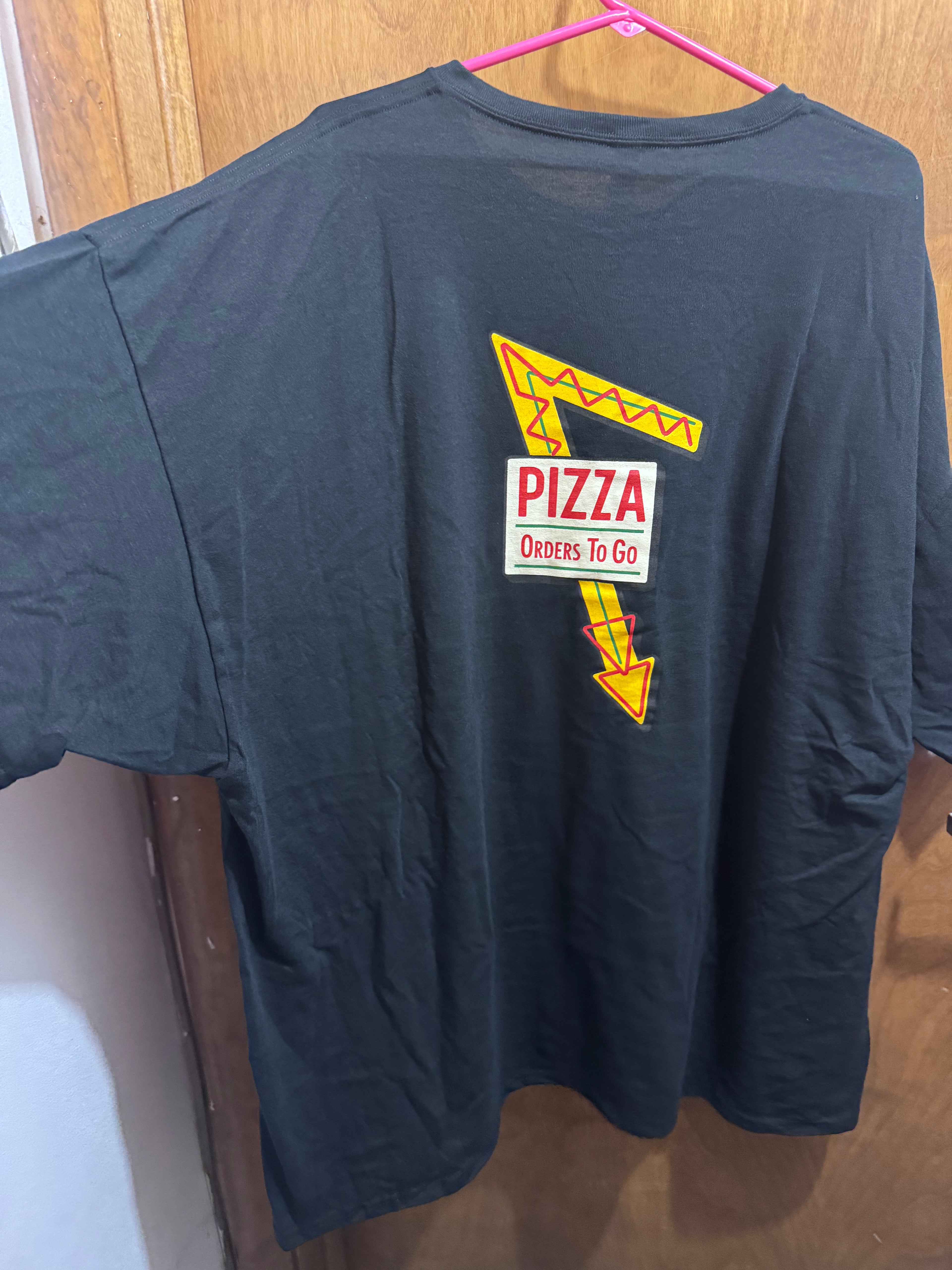 2XL+ Pizza Arrow Sign, Black, T-shirt